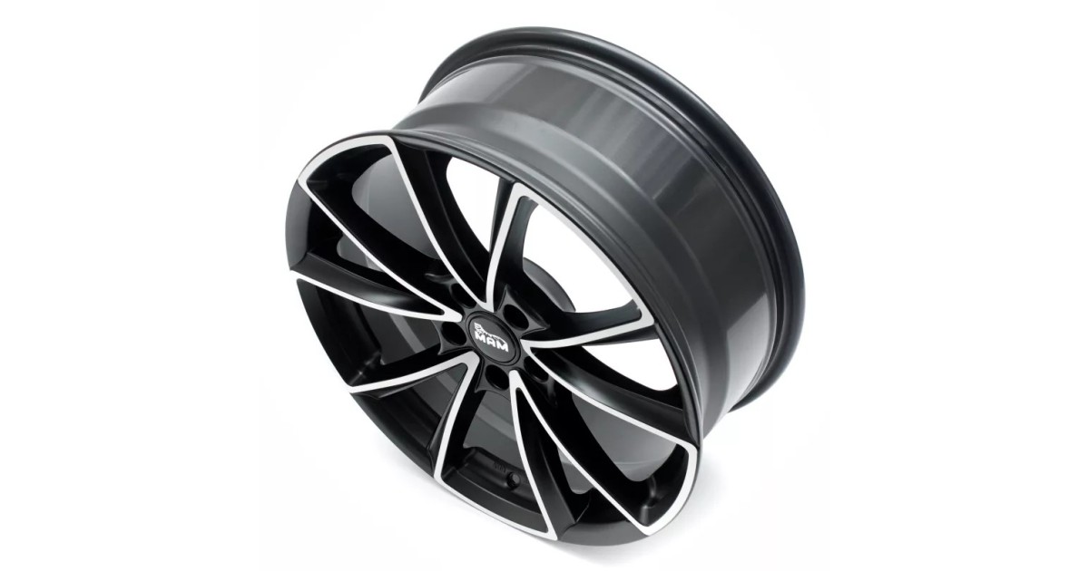 MAM A5 MATT BLACK FRONT POLISH 8x19 5/112 ET30 Alésage 66,6