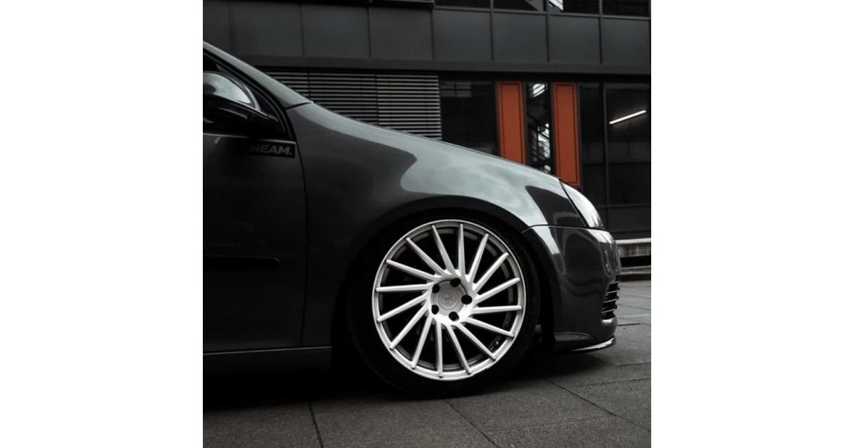 KESKIN KT17 Hurricane SILVER PAINTED 8x18 5/112 ET45 Alésage 72,6