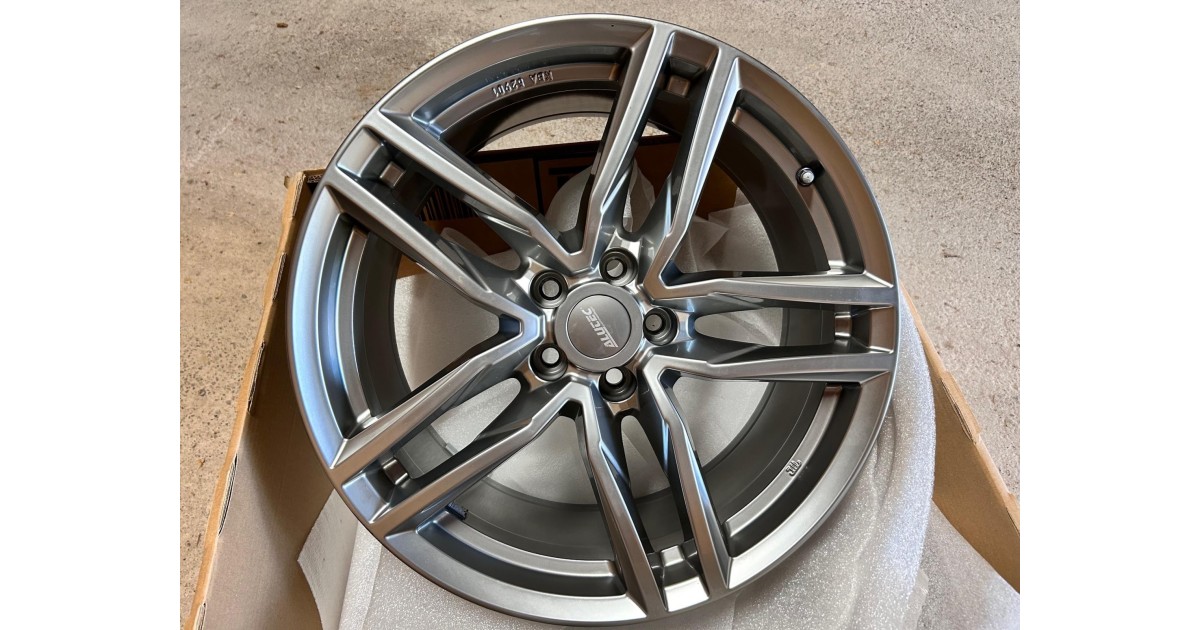 Jante ALU, Alutec IKENU /MG metal-grey (Carbone, Gris)  7.5X17 5/114.3 ET38, Alésage 70.1