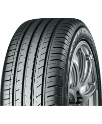 Pneu YOKOHAMA BLUEARTH-GT AE51 , 235/ 45 R19 95 W